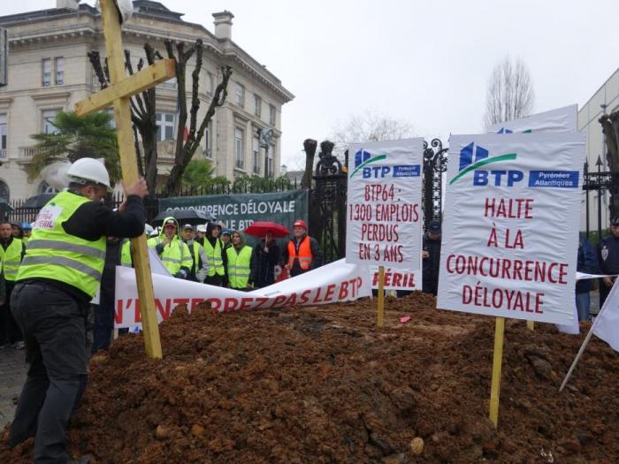 Un millier de professionnels du BTP dans la rue à Pau