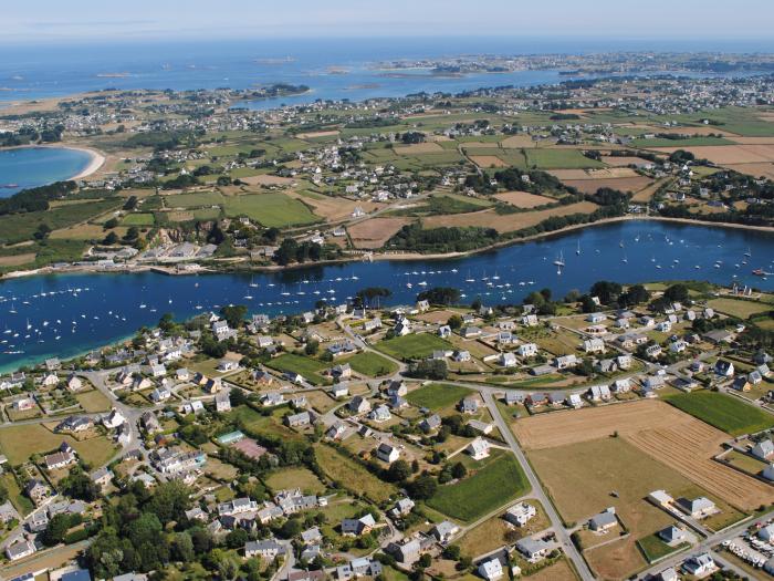 Un village breton cède des terres pour s'exonérer de la loi Littoral