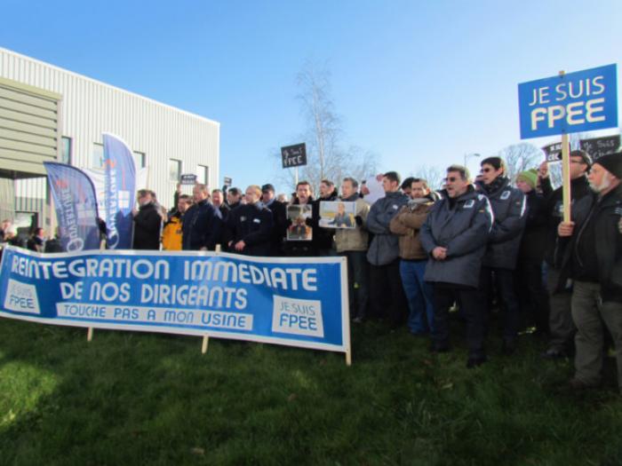 Non à l'éviction des dirigeants de la menuiserie FPEE