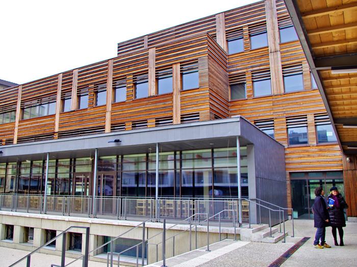 Reconstruction innovante dun lycée à Asnières (92)