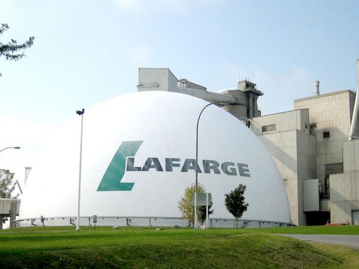 Lafarge réorganise ses équipes et supprime des postes