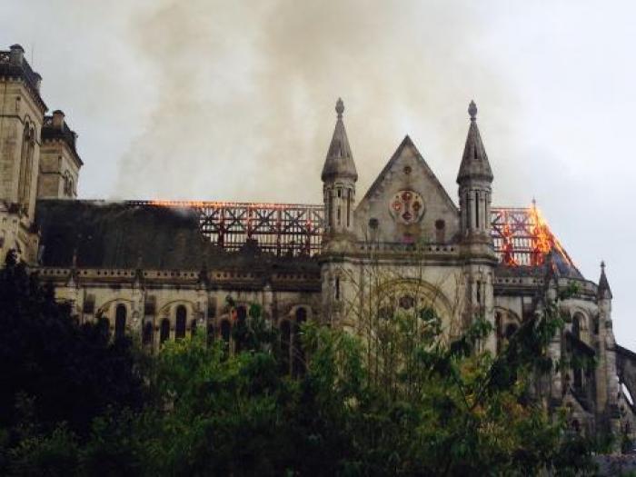 Des travaux d'étanchéité à l'origine d'un violent incendie à Nantes