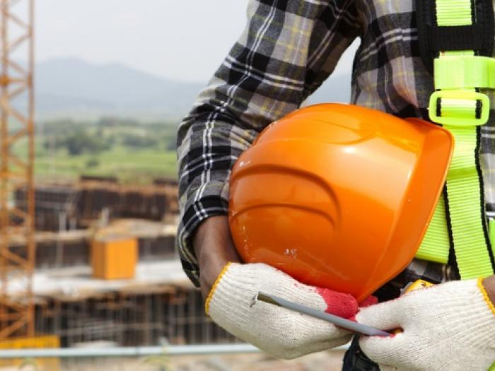 BTP : les professionnels un peu moins pessimistes en juillet