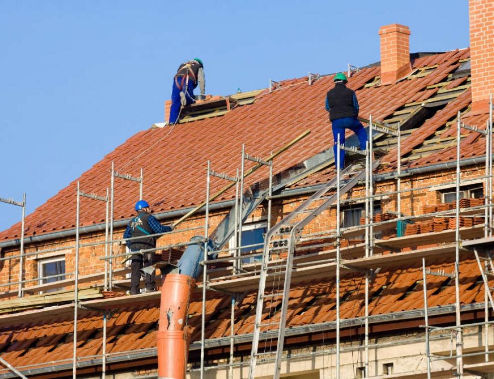 Infiltrations de neige par le toit : à qui la faute ?