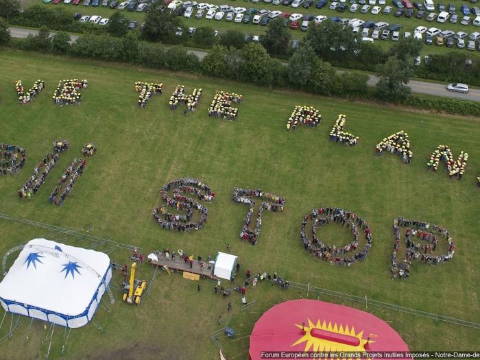 Notre-Dame-des-Landes: Royal veut étudier des alternatives