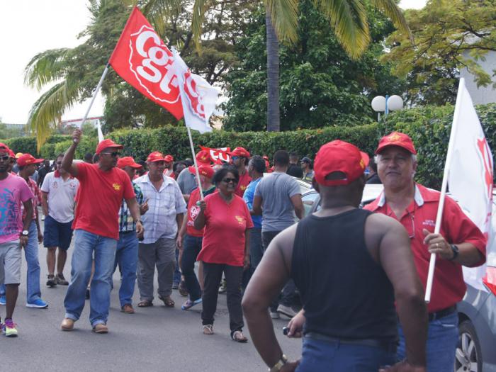 La Réunion: grève dans le BTP et barrages routiers