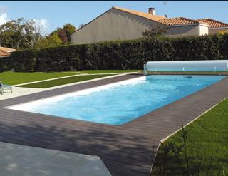 Réaliser un entourage de piscine en bois composite