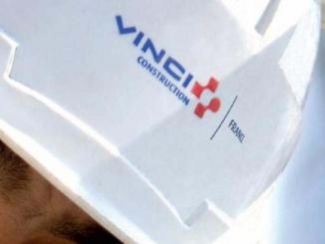 Travail forcé au Qatar: le procès en diffamation de Vinci contre Sherpa reporté