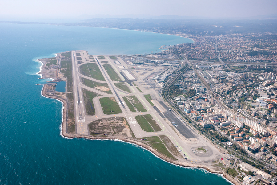 La privatisation des aéroports de Nice et Lyon officiellement bouclée