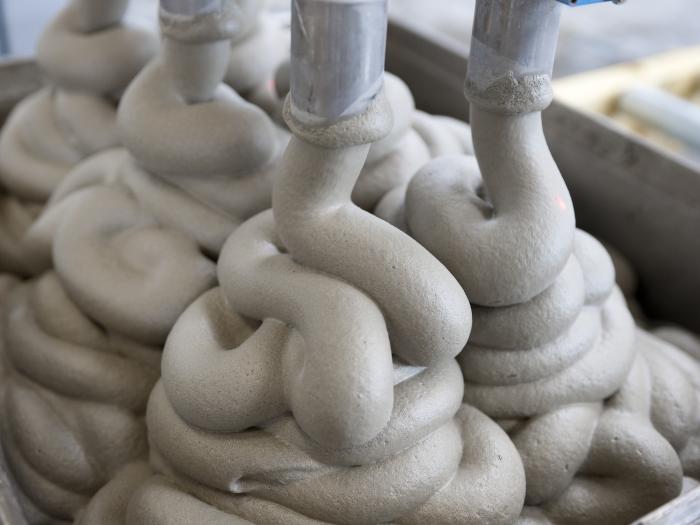 La mousse minérale isolante de LafargeHolcim : c'est du béton !