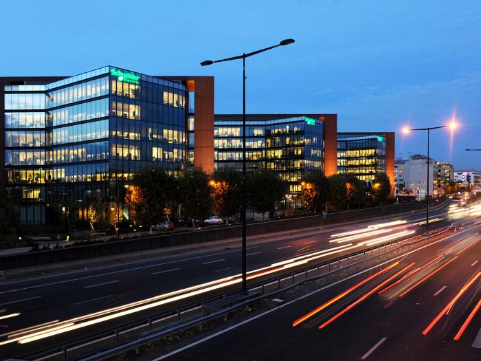 Les services pertinents de Schneider-Electric pour gérer vos bureaux