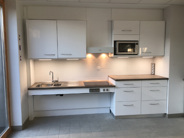 Une cuisine vitrine à Limay pour personnes à mobilité réduite