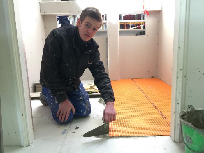 Ma vie d'apprenti : une nouvelle série avec Allan, carreleur