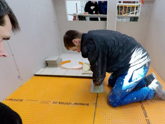 Ma vie d'apprenti : Allan pose un sol au CFA