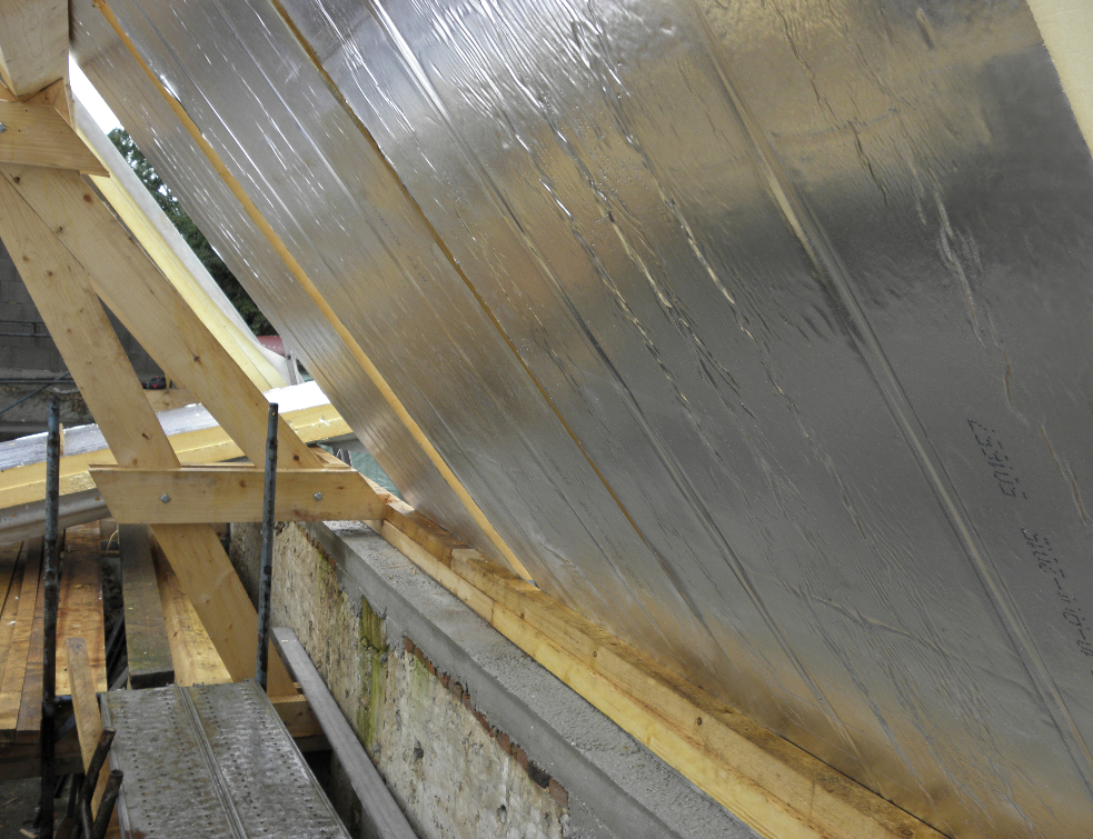 Quels panneaux de toiture à isolation intégrée ?