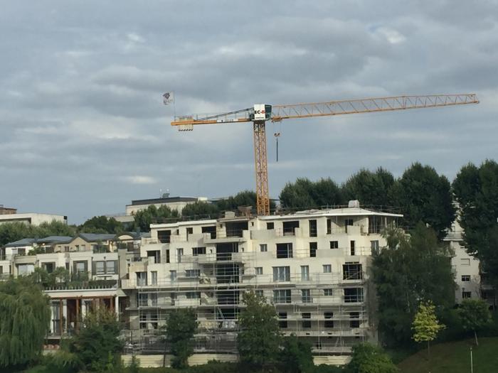 Les incertitudes gouvernementales pèsent sur les ventes de logements neufs
