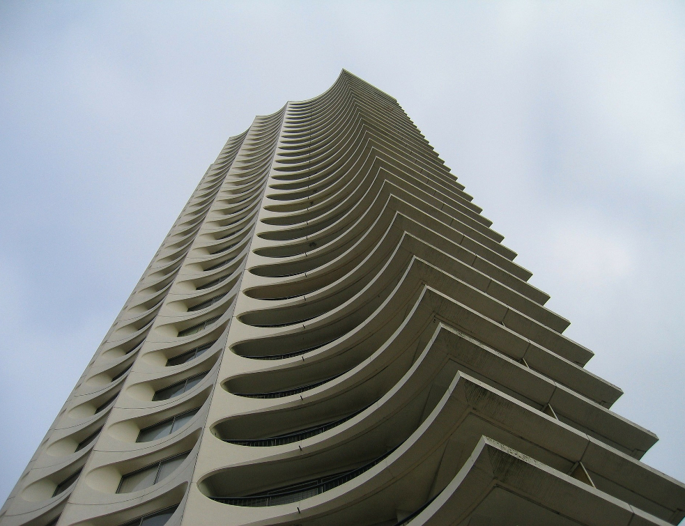 Baisse des APL: "120 bailleurs sociaux en danger", selon Baroin