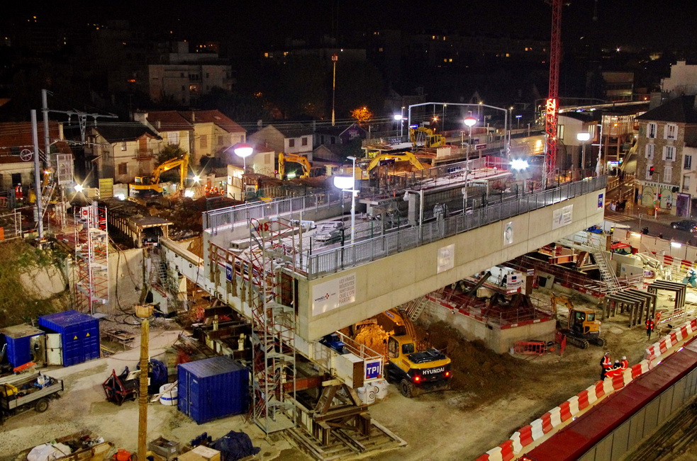 Arcueil-Cachan : un pont en béton de 3000 tonnes déplacé de 26 m