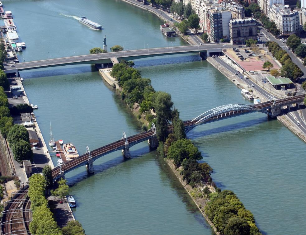 "Trois passerelles d'un nouveau genre" au-dessus de la Seine