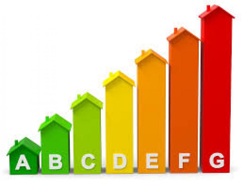 Hulot réfléchit à un bonus-malus énergétique sur les logements