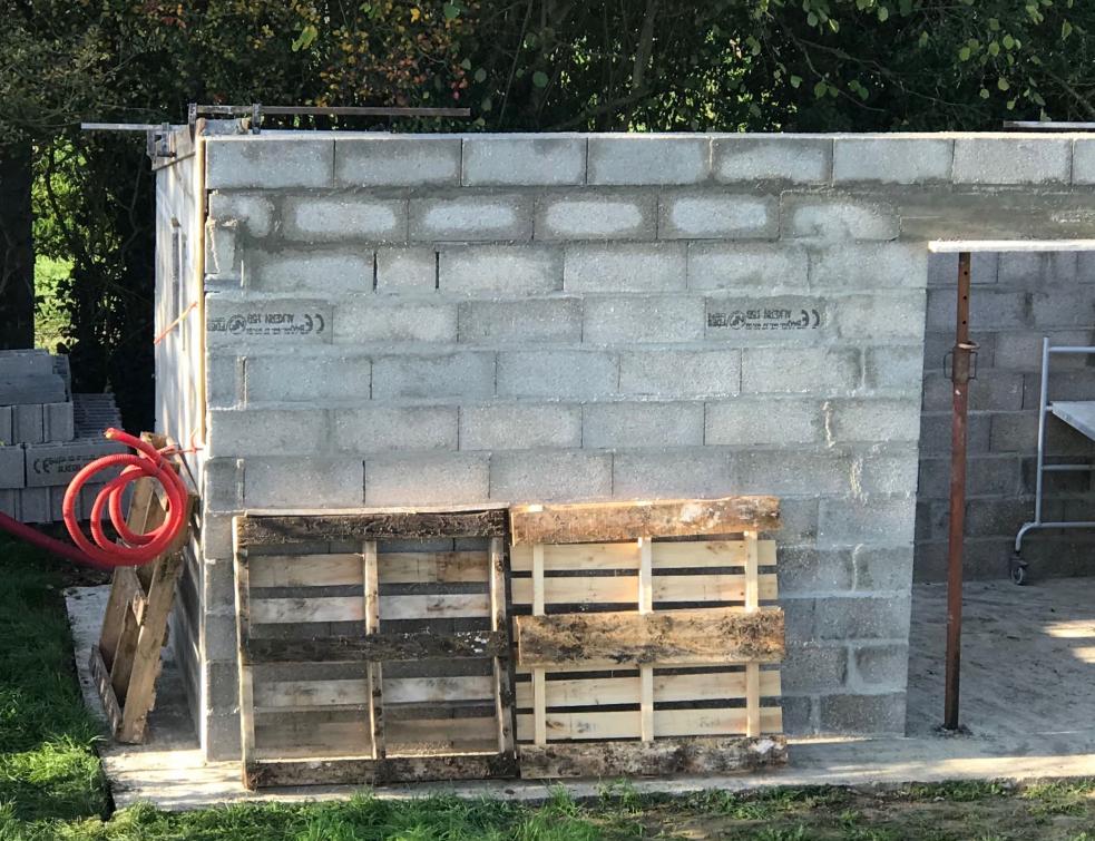 Les palettes bois sèment la discorde entre le négoce et les fabricants de tuiles