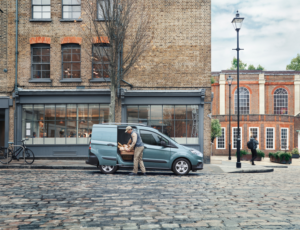 Le Transit Courier de Ford est plus malin et séducteur