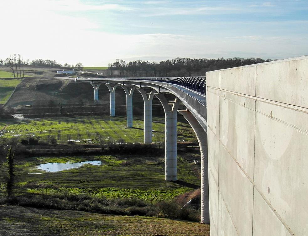 Le viaduc fantôme près de Dieppe bientôt raccordé au réseau routier