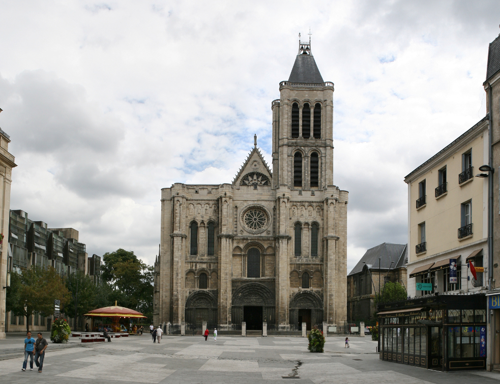 Le "remontage" de la flèche de la basilique de Saint-Denis est lancé