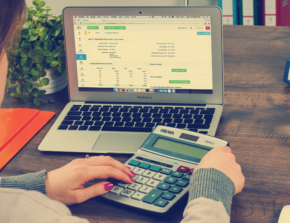 L'entreprise peut parfois dépasser son devis