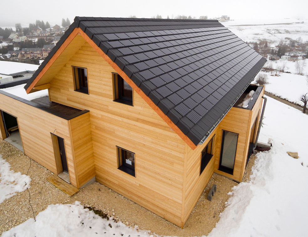 Quel avenir pour les petits éléments de toiture photovoltaïques ?