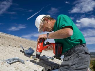 Loxam étoffe offre produits et service clients