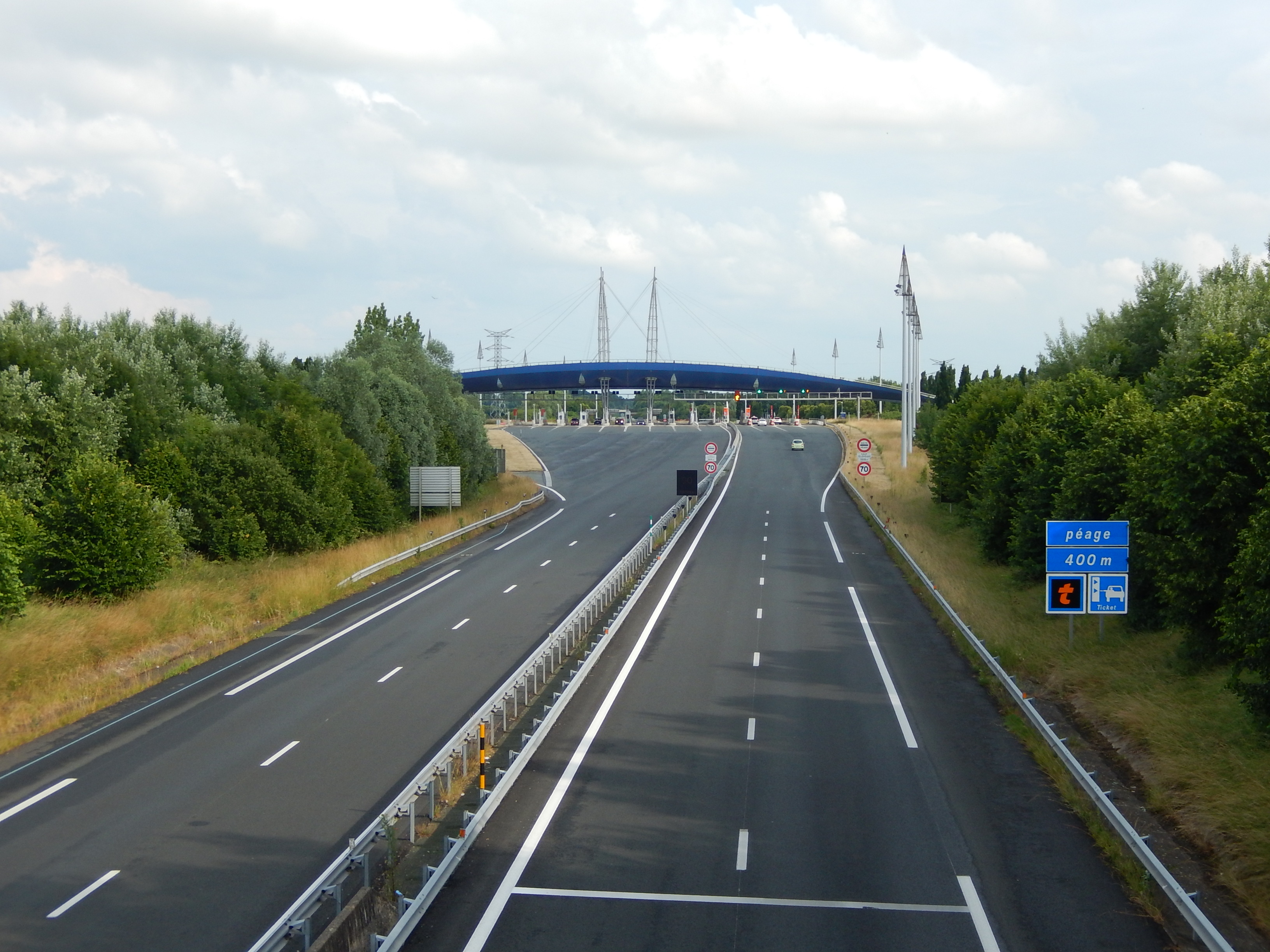 Autoroutes: feu vert pour 700 M EUR de travaux