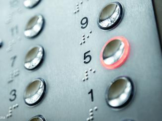 Modernisation ascenseurs: les copropiétaires demandent un délai de 2 ans