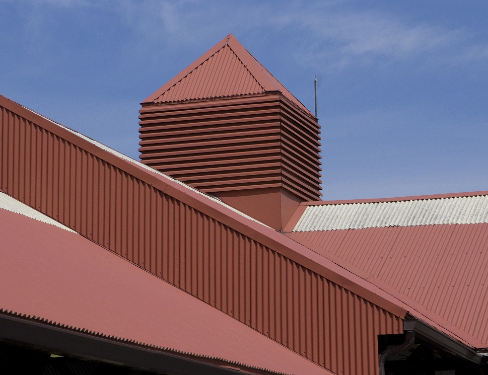 DTU 40.35 - Couverture en plaques nervurées issues de tôles dacier revêtues