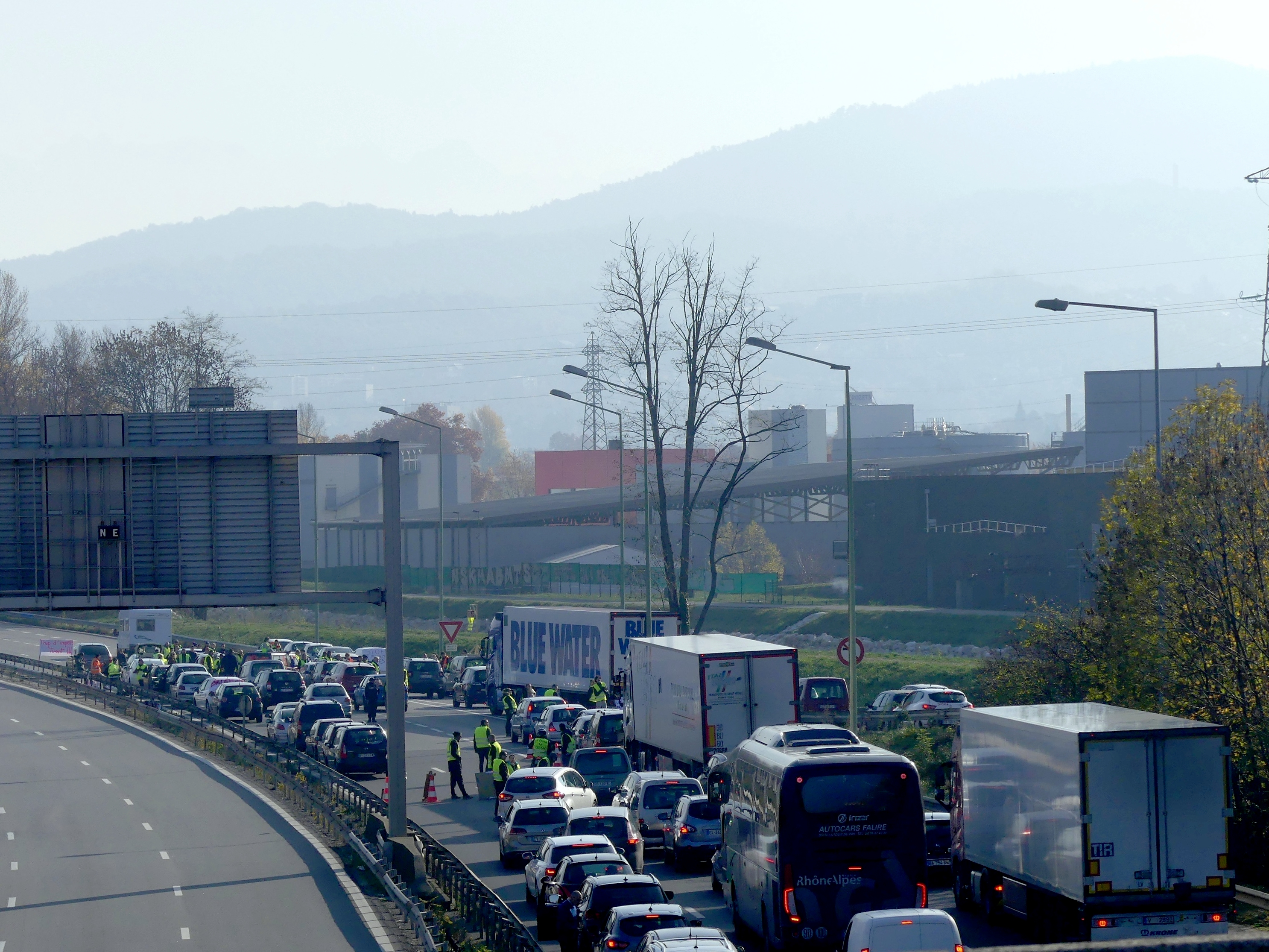 Les transporteurs routiers dénoncent une surfacturation des trajets sur autoroutes