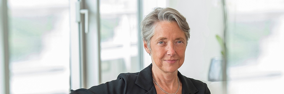 "Gilets jaunes": Elisabeth Borne reçoit les sociétés autoroutières