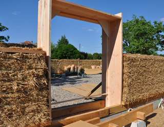 Paille : des règles professionnelles pour le remplissage isolant