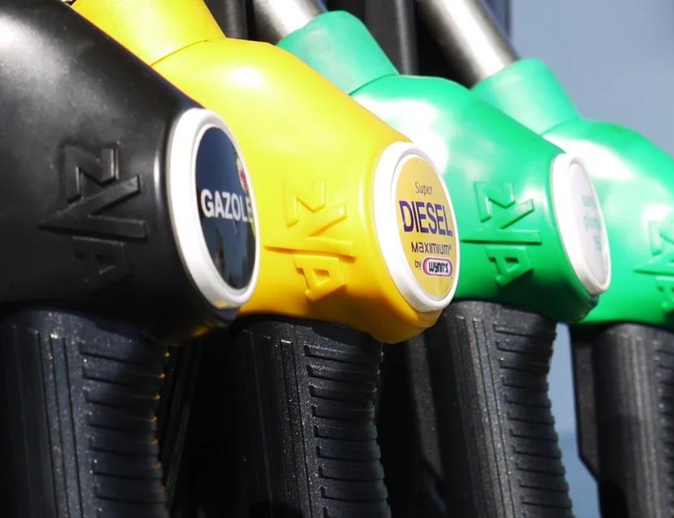 Les gendarmes débloquent le dépôt pétrolier de Rennes