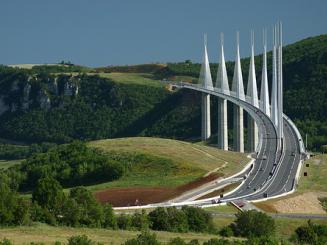 Viaduc de Millau: déjà 30 millions de véhicules !