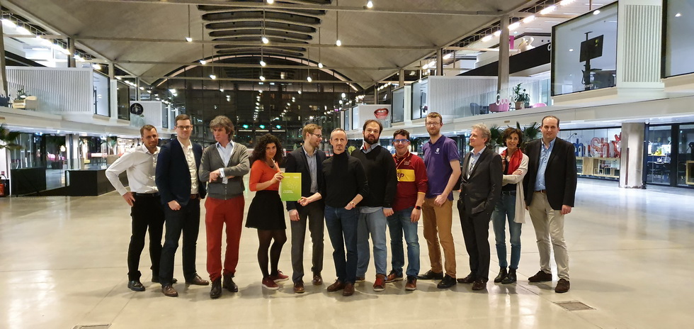 Microsoft et Schneider Electric incubent six start-ups