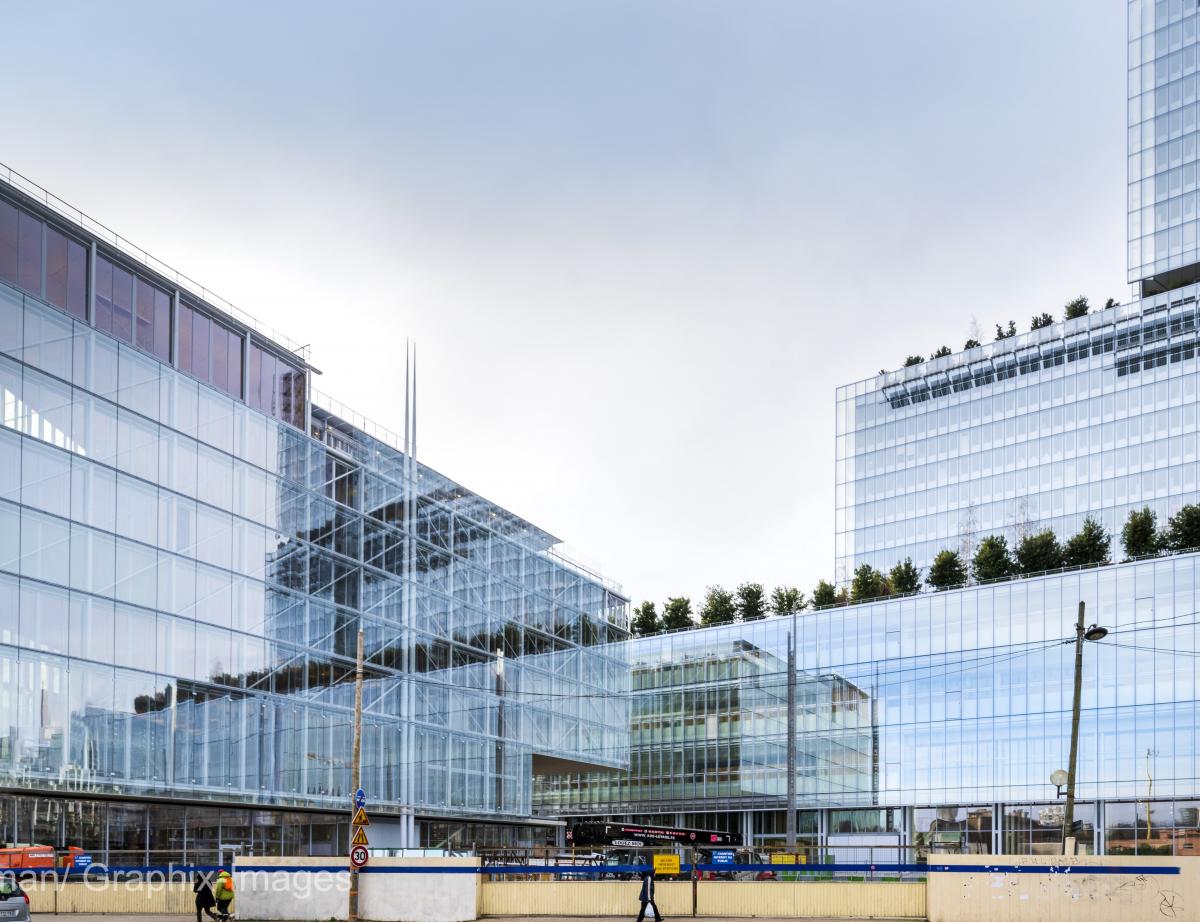 Un prisme vitré en porte-à-faux pour la Maison des Avocats