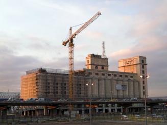 Marseille: un ancien silo à grains transformé en salle de spectacle