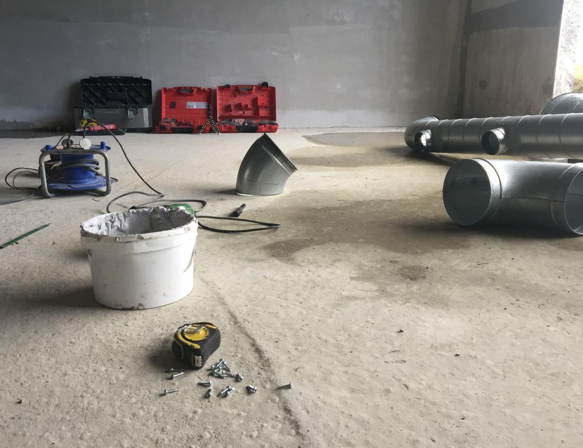 Le guide de bonne conduite pour reprendre les chantiers toujours en discussion