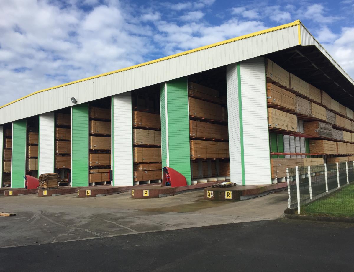 Le Commerce du bois fait face au choc de lépidémie