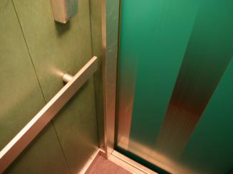 Ascenseurs: un "recueil de recommandations" pour les usagers