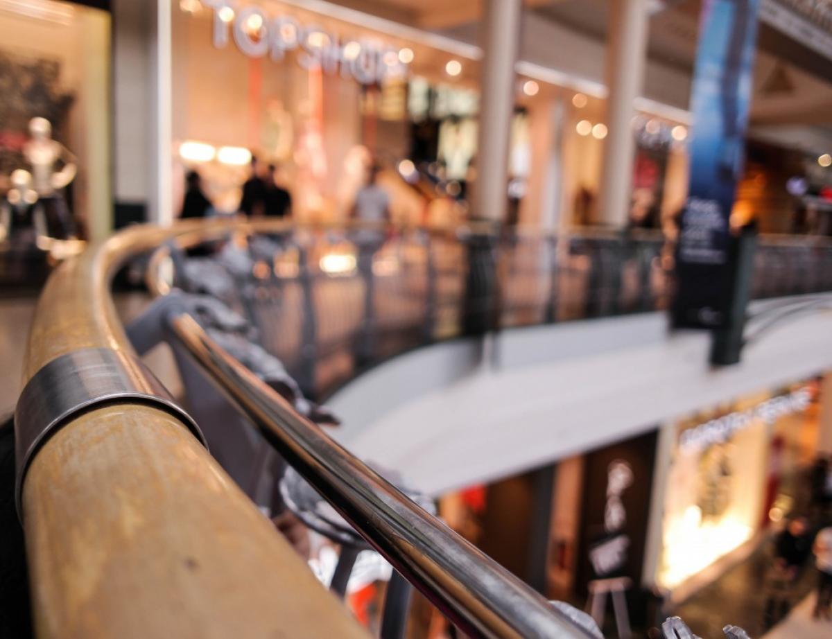 Les deux géants français des centres commerciaux rouvrent leurs sites