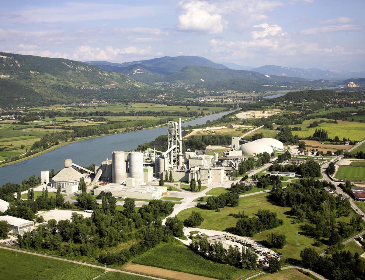 Le cimentier Vicat va transférer son siège social pour réduire ses coûts