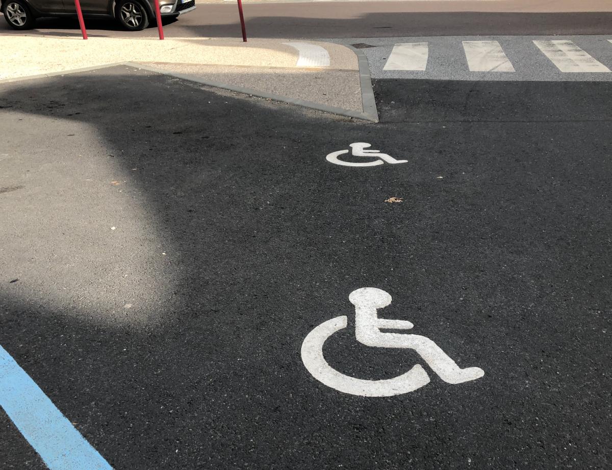 Handicap et accessibilité : la France en retard malgré la Loi