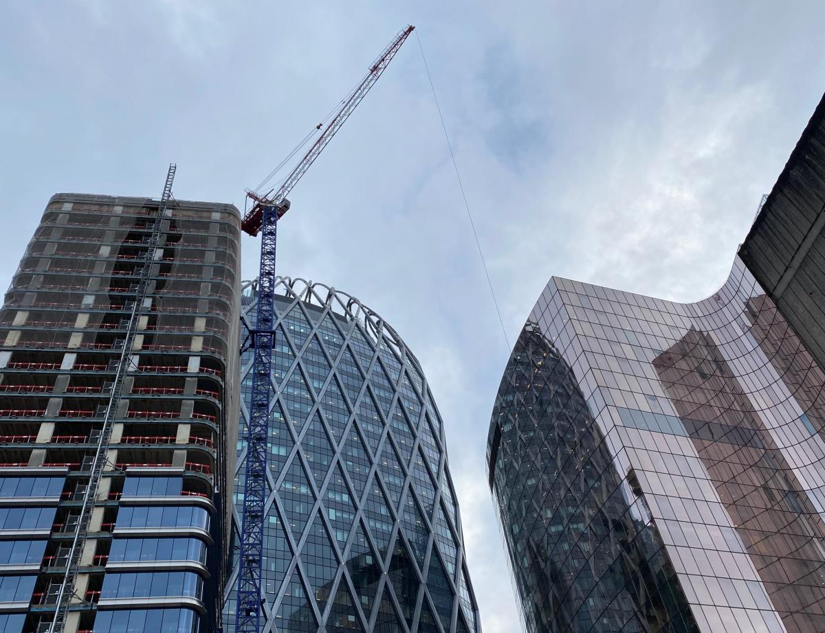 Crise: le marché français des bureaux poursuit sa chute