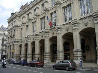 Architecture: 5 candidats pour la nouvelle Poste du Louvre